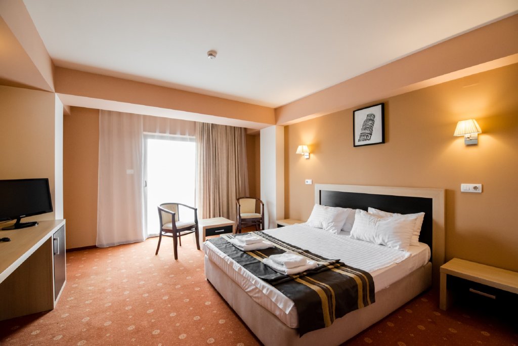 Hotel Oxford Inn & Suites - 61