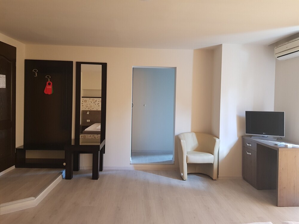 XO Residence - 748