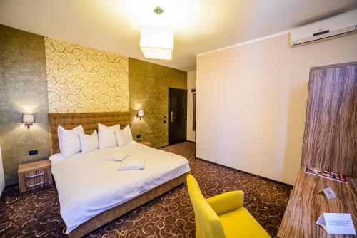 C Pub & Accommodation - 580