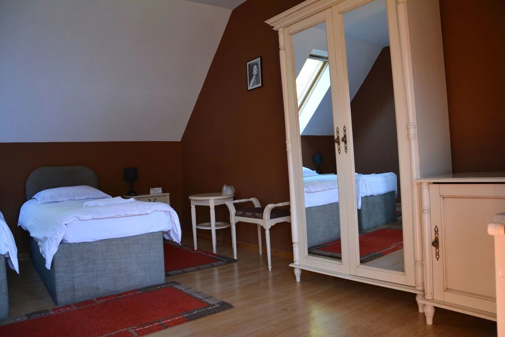 Cristian Inn - 551