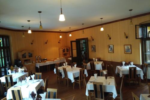 Cristian Inn - 816