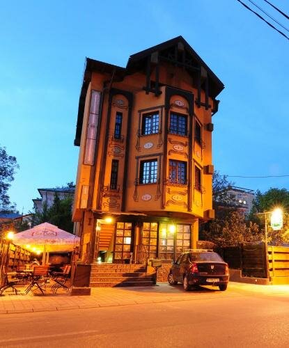 Lavric Bistro Pension - 326