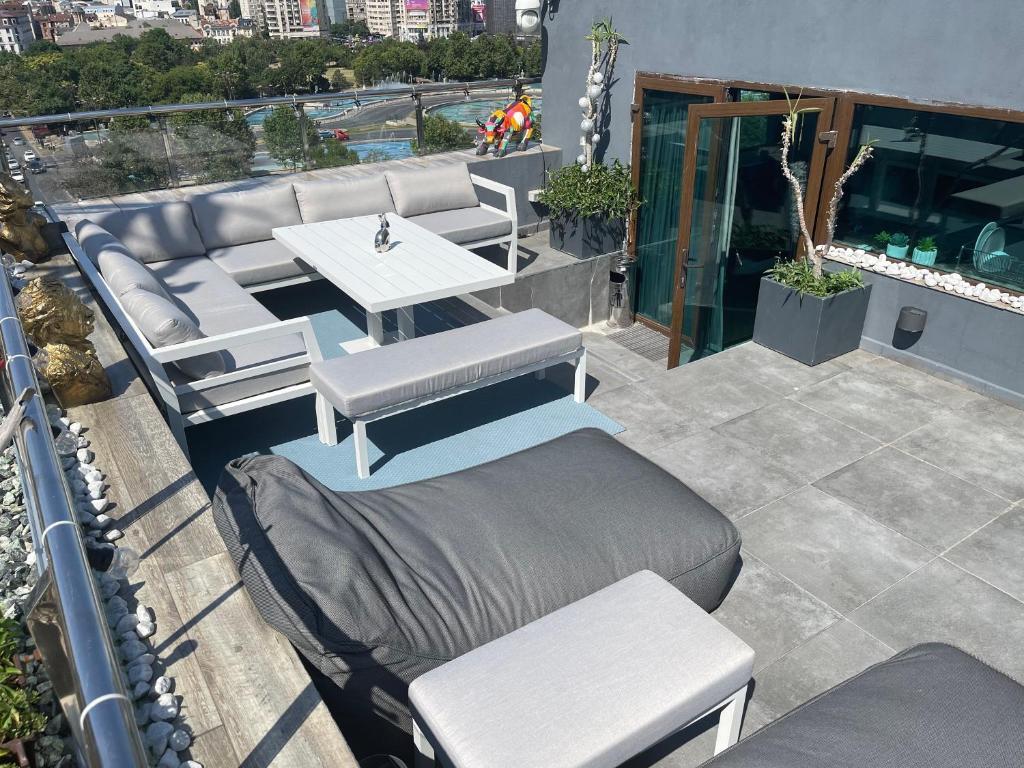 PENTHOUSE COMPLEX 5 Apartments - 365