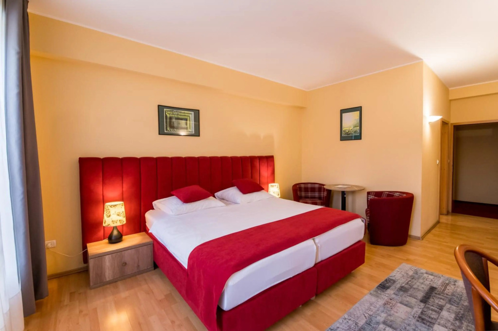 Perla Hotel - 890