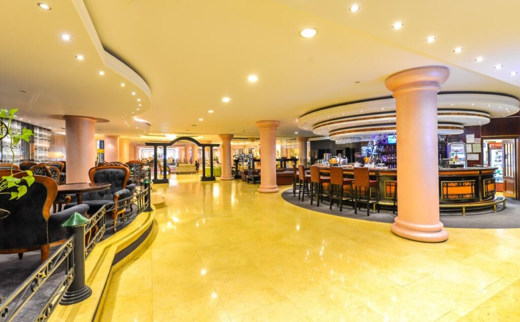 Phoenicia Grand Hotel - 366