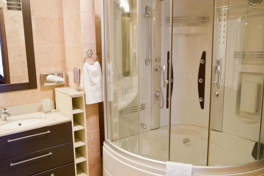 Phoenicia Grand Hotel - 320
