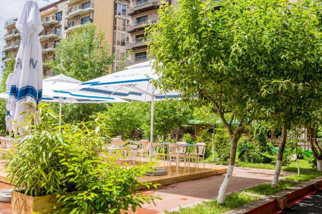 Phoenicia Grand Hotel - 987