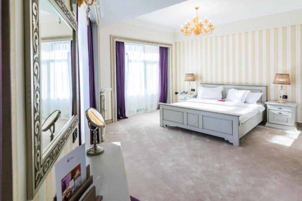 Phoenicia Grand Hotel - 714