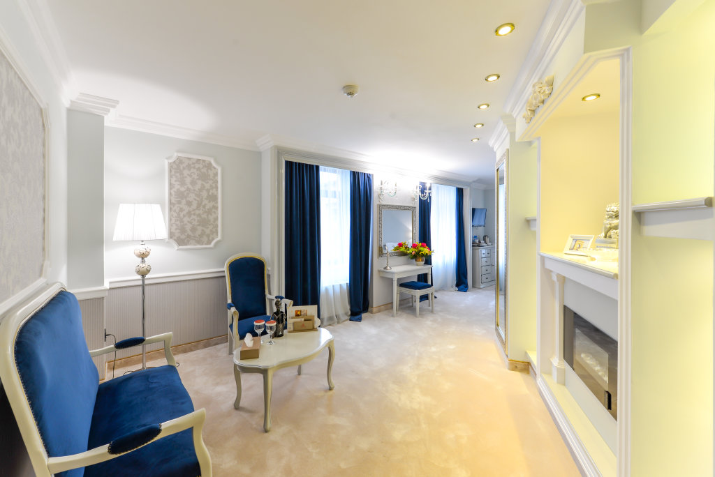 Phoenicia Grand Hotel - 472