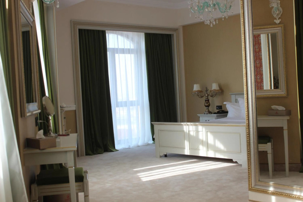 Phoenicia Grand Hotel - 342