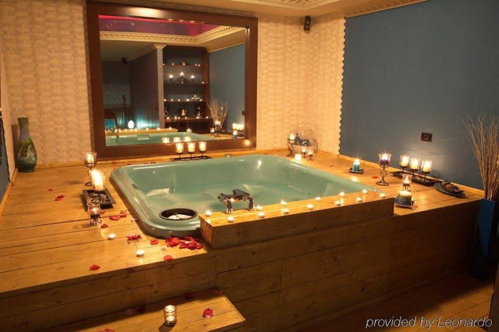 Phoenicia Grand Hotel - 410