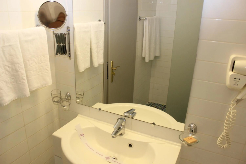 Phoenicia Grand Hotel - 364