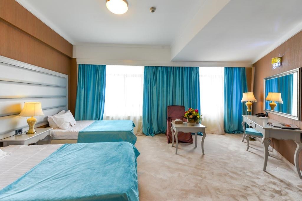Phoenicia Grand Hotel - 386