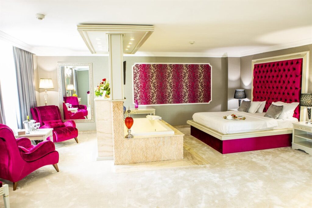 Phoenicia Grand Hotel - 246