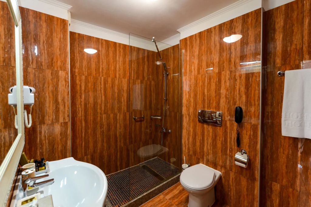 Phoenicia Grand Hotel - 354