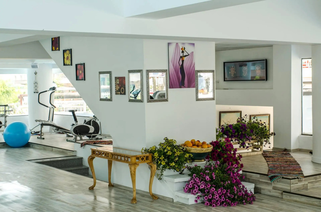 Phoenicia Luxury - 667