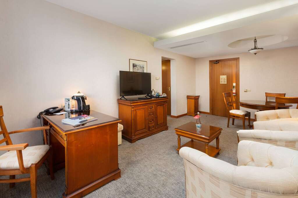 Ramada by Wyndham Bucharest Parc - 752