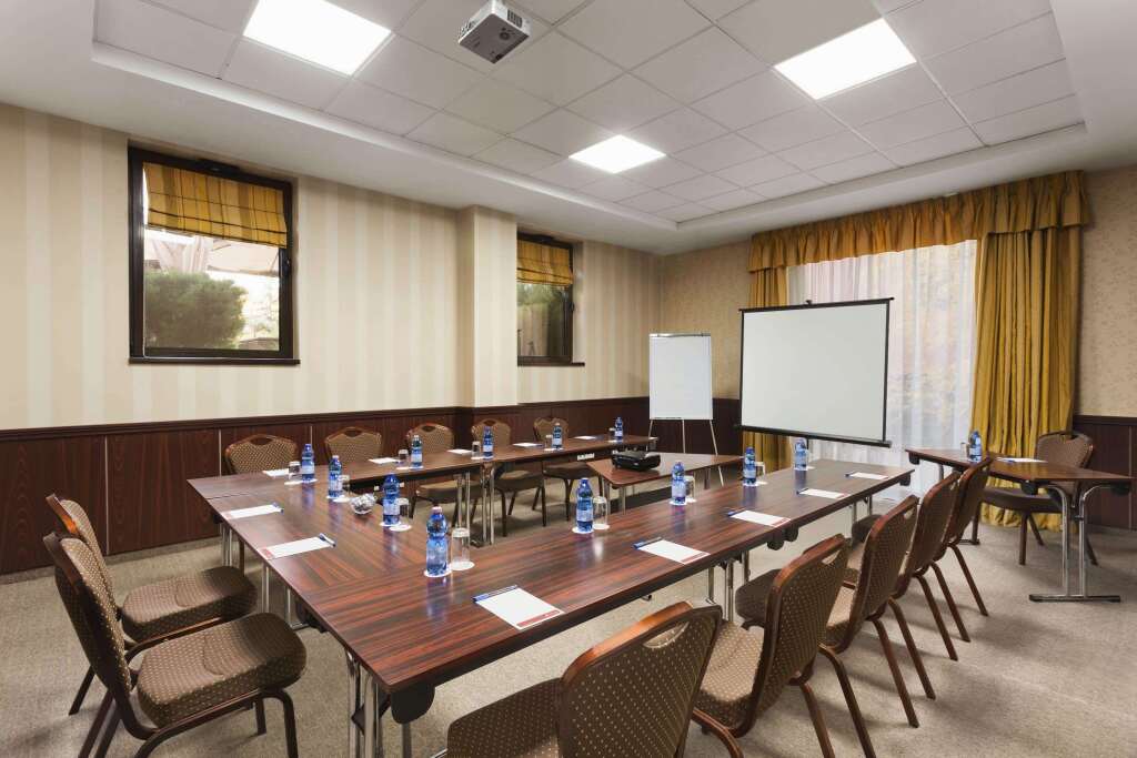 Ramada Hotel & Suites by Wyndham Bucharest North - 305