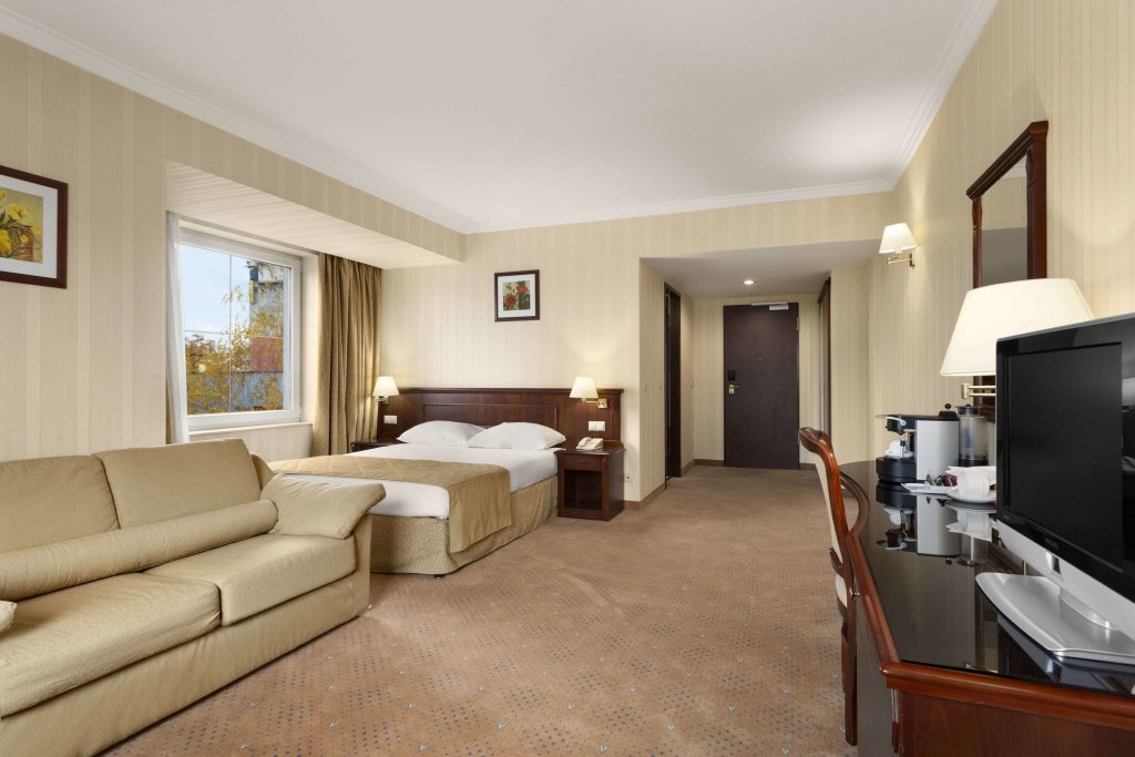 Ramada Hotel & Suites by Wyndham Bucharest North - 217