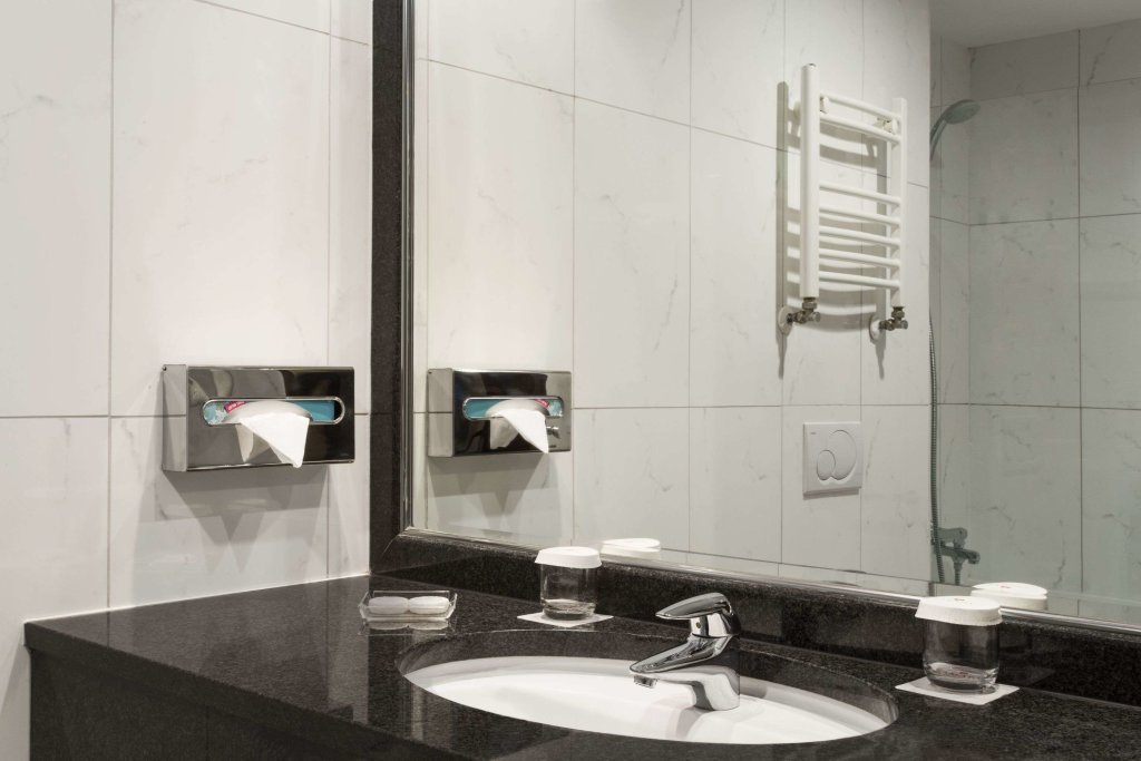 Ramada Hotel & Suites by Wyndham Bucharest North - 317