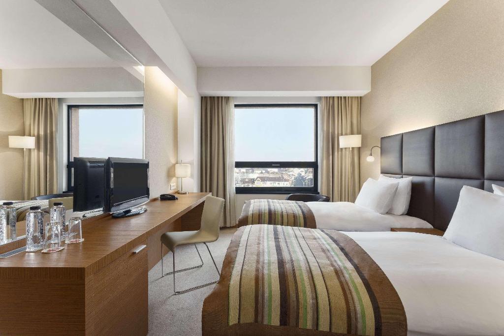 Ramada Oradea - 813