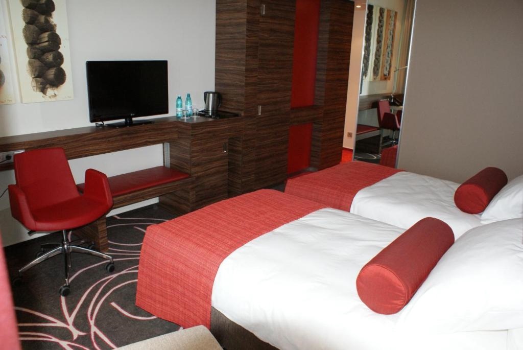 Ramada by Wyndham Pitesti - 657
