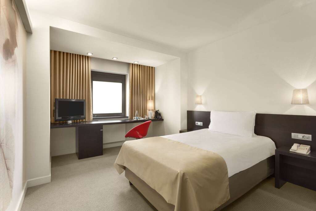 Ramada Plaza by Wyndham Bucharest Convention Center - 766