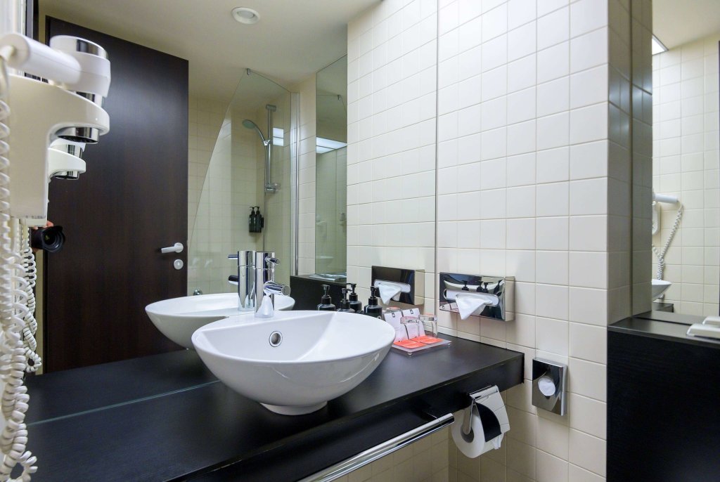 Ramada Plaza by Wyndham Bucharest Convention Center - 635
