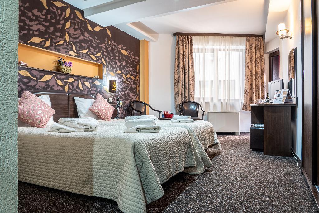 Hotel Razvan - 685