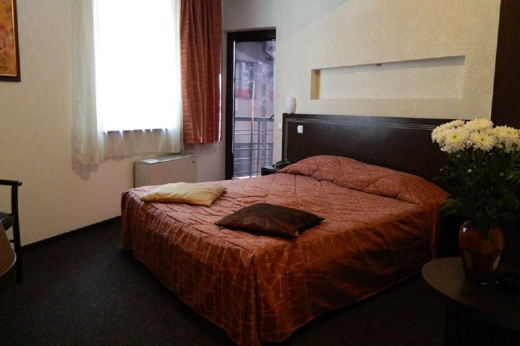Hotel Razvan - 850