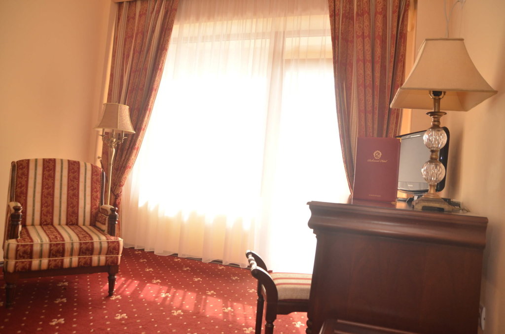Richmond Hotel - 948