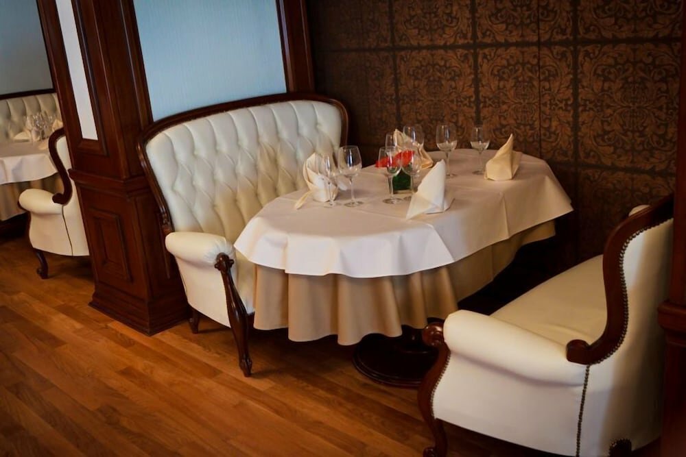 Hotel Roman By Dumbrava Business Resort - 848