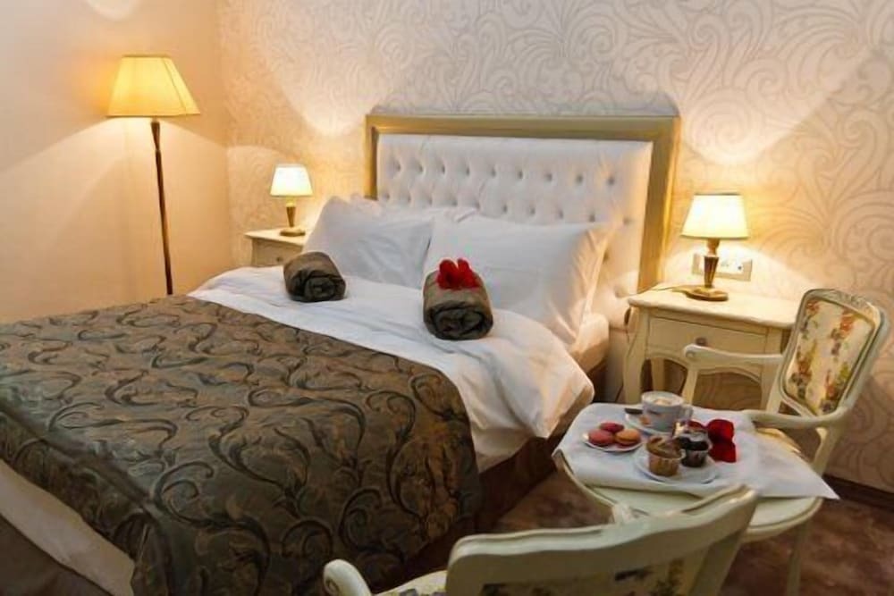 Hotel Roman By Dumbrava Business Resort - 977