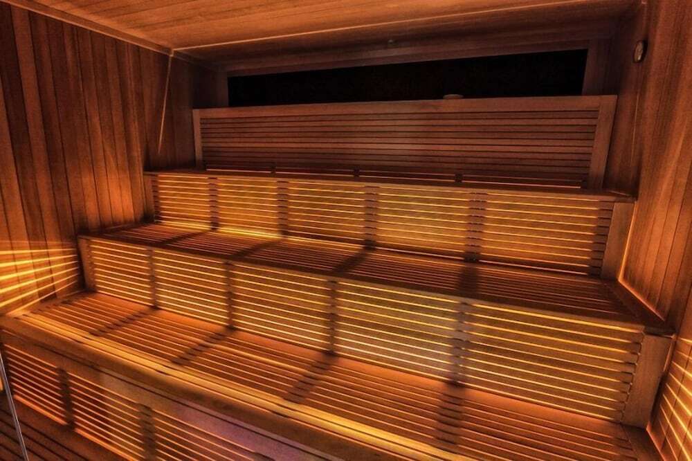 Hotel Roman By Dumbrava Business Resort - 869