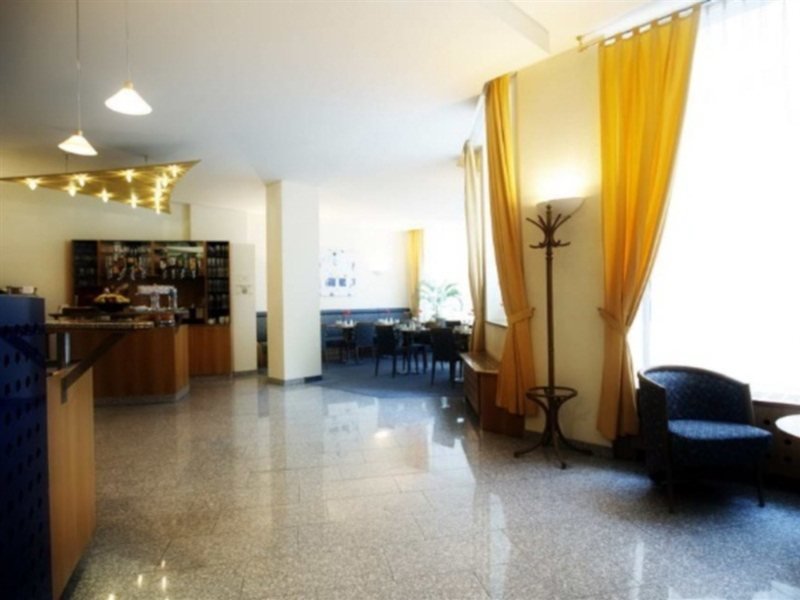 Starlight Suites - 685