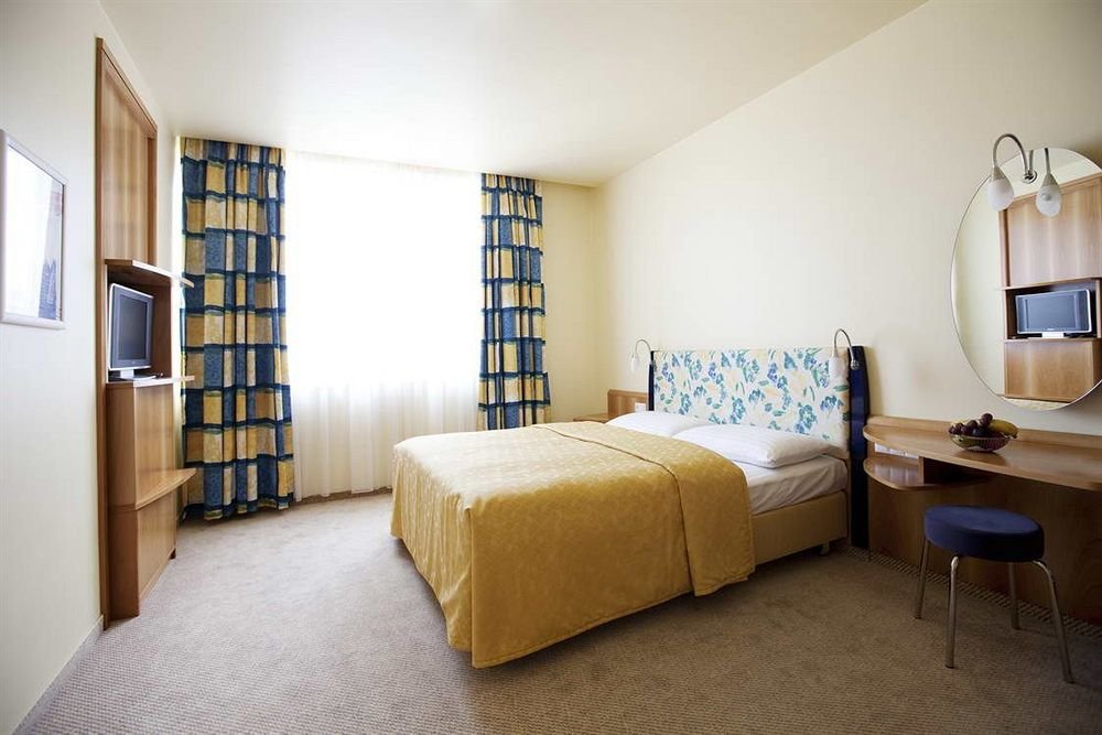 Starlight Suites - 135