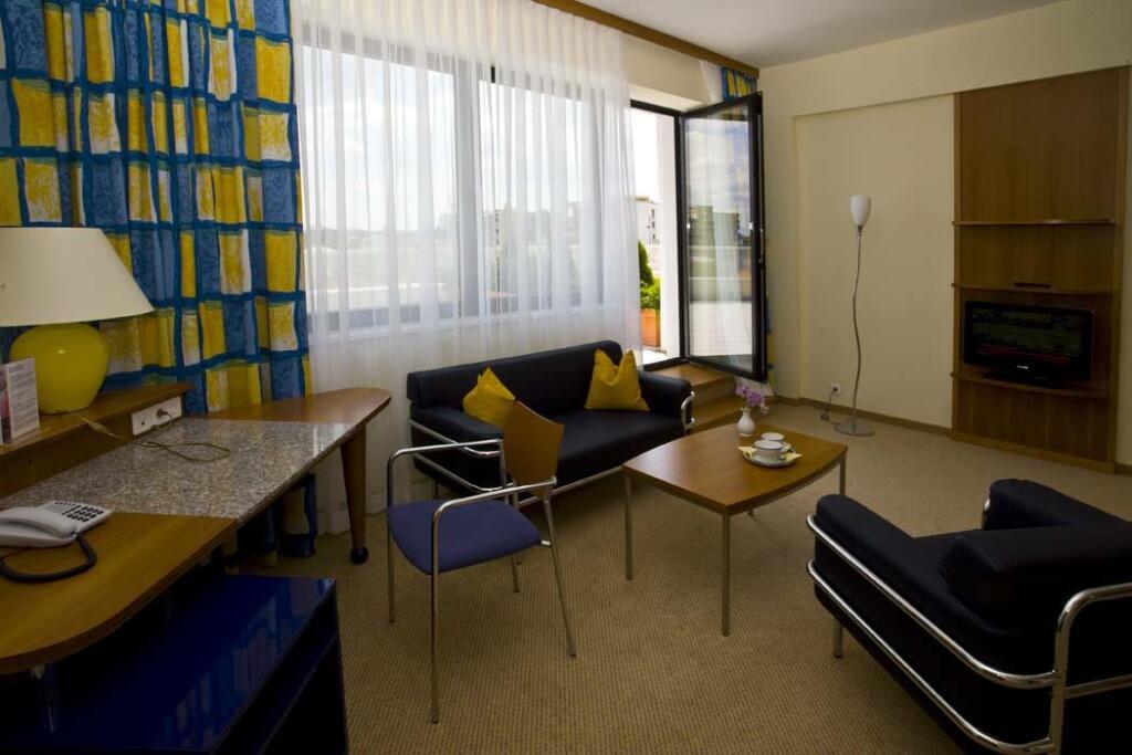 Starlight Suites - 657