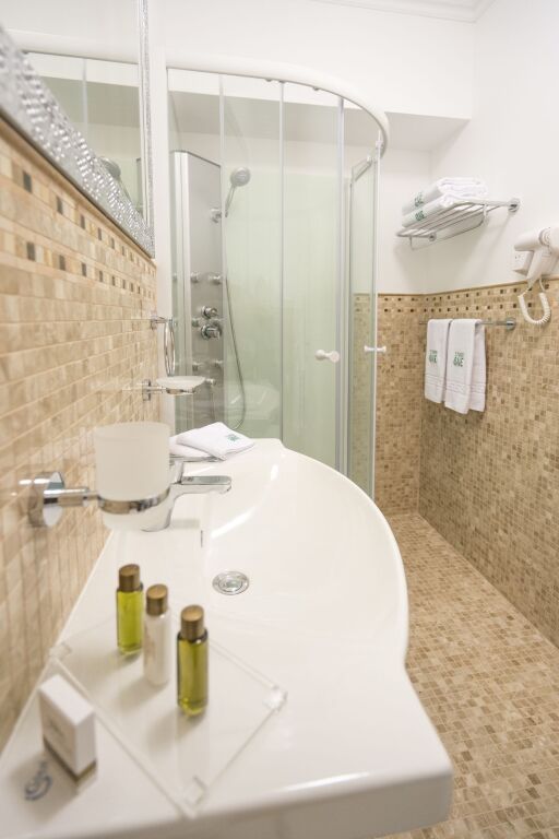 Studio One Accommodation Suites - 848