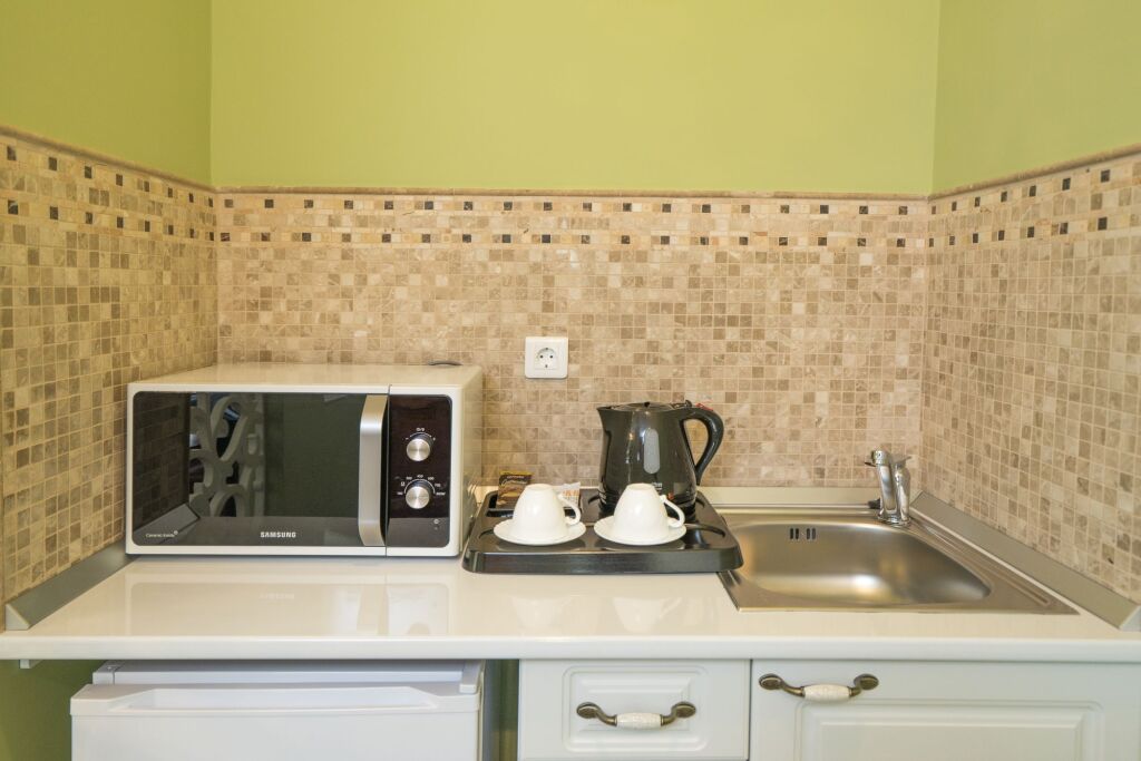 Studio One Accommodation Suites - 928