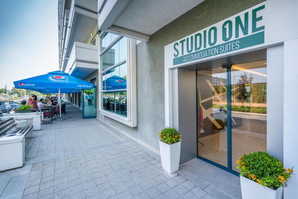 Studio One Accommodation Suites - 691
