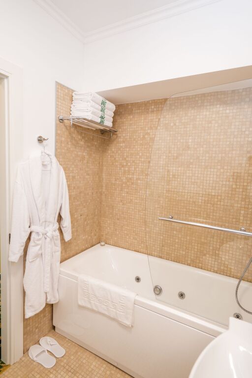 Studio One Accommodation Suites - 656