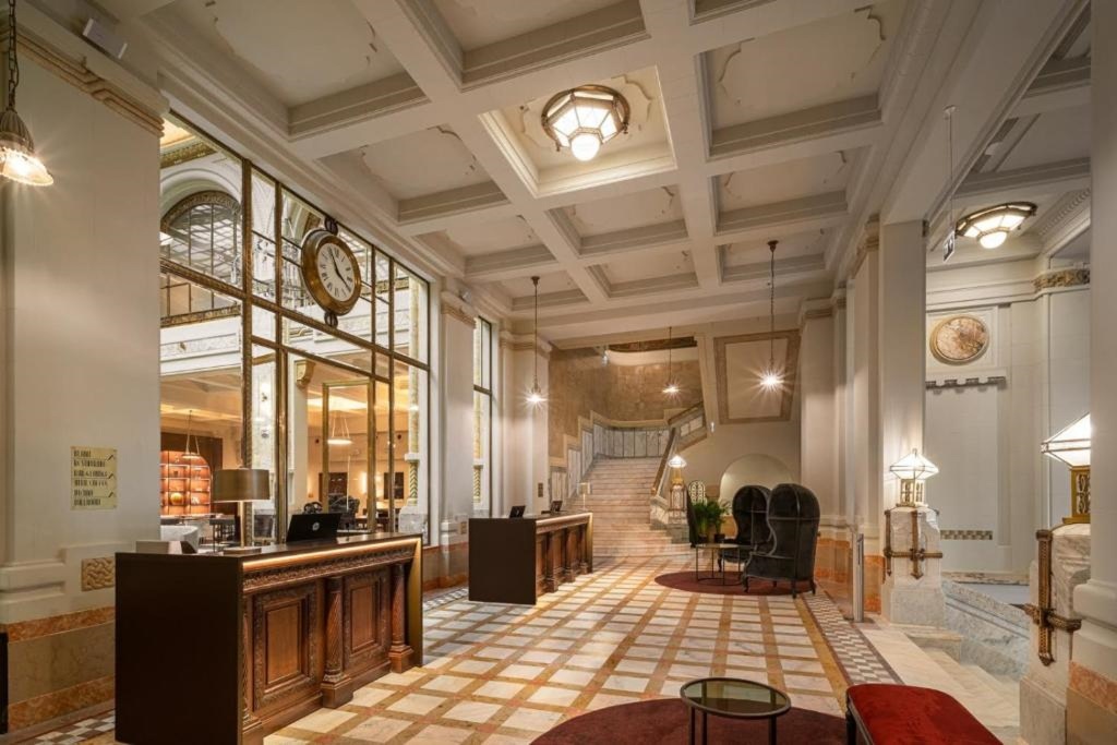 The Marmorosch Bucharest, Autograph Collection - 811