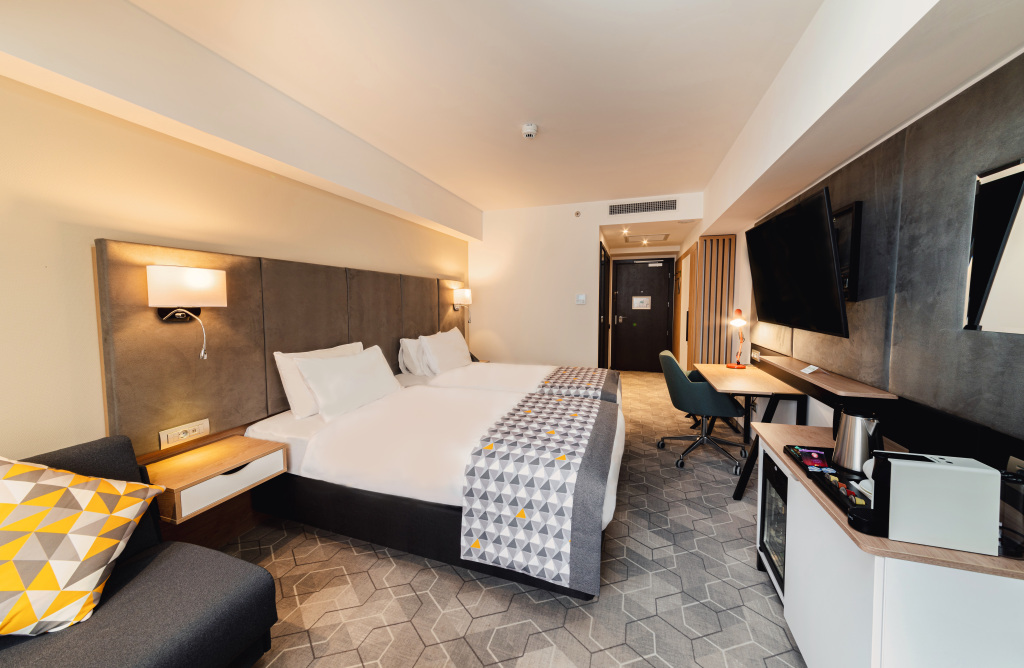 Holiday Inn Bucharest - Times - 922