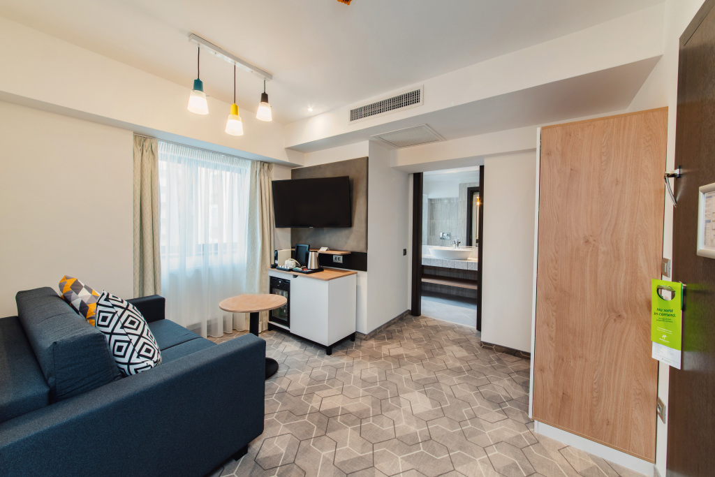Holiday Inn Bucharest - Times - 758