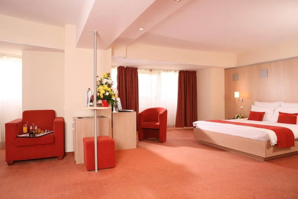 Holiday Inn Bucharest - Times - 433