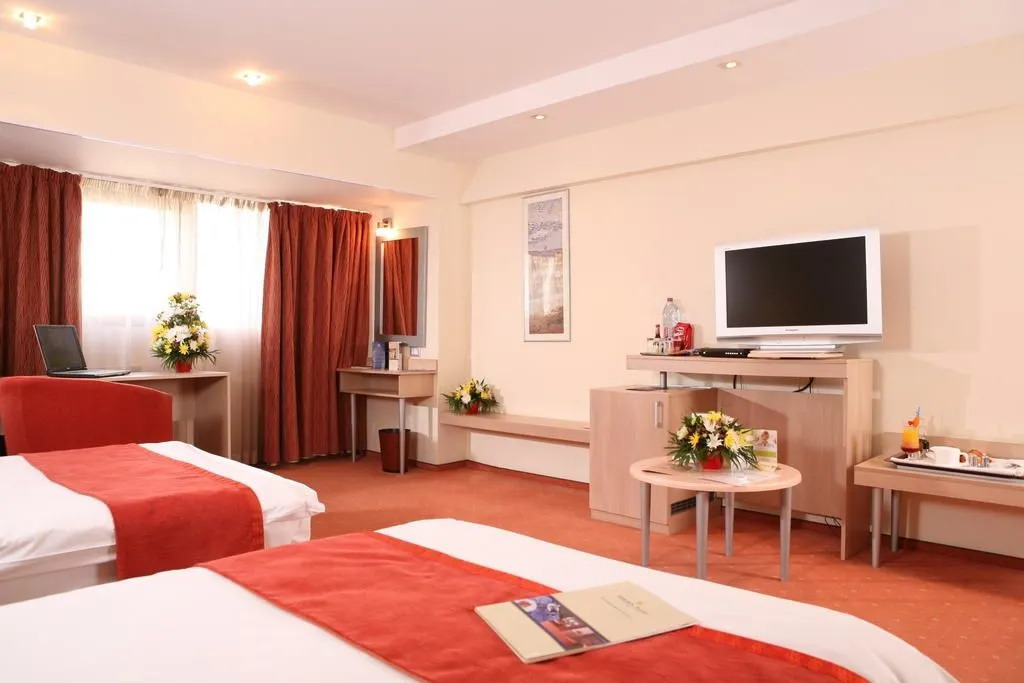 Holiday Inn Bucharest - Times - 979