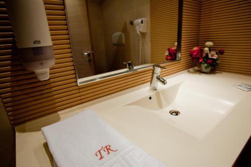 Top Rooms Aparthotel - 240