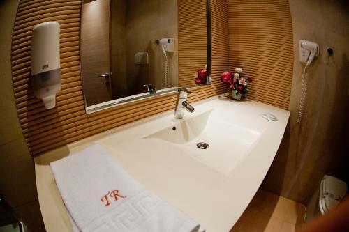 Top Rooms Aparthotel - 93