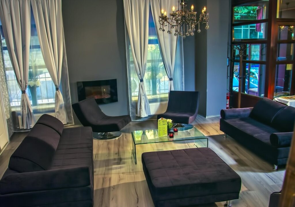 Trianon Hotel - 315