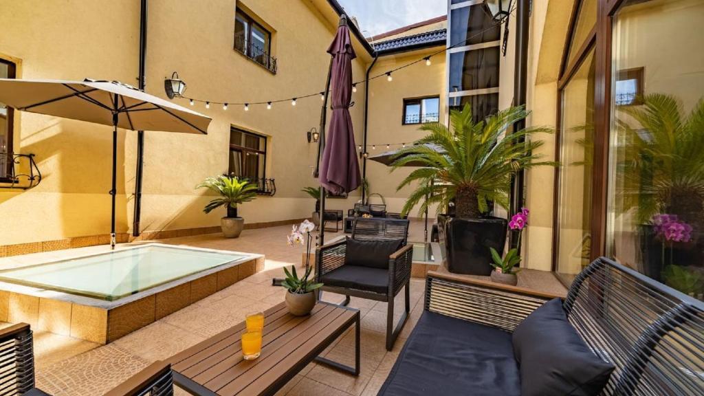 Trianon Hotel - 853